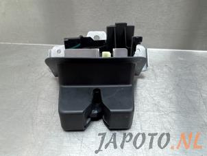 Gebruikte Slotmechaniek Achterklep Lynk &amp; Co 01 1.5 Prijs € 74,95 Margeregeling aangeboden door Japoto Parts B.V.