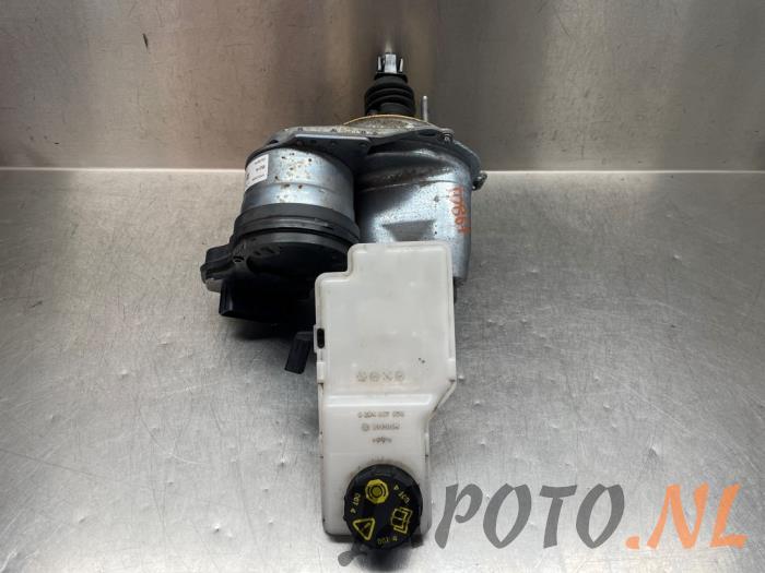 Gebruikte Rembekrachtiger Lynk &amp; Co 01 1.5 Prijs € 208,95 Margeregeling aangeboden door Japoto Parts B.V.