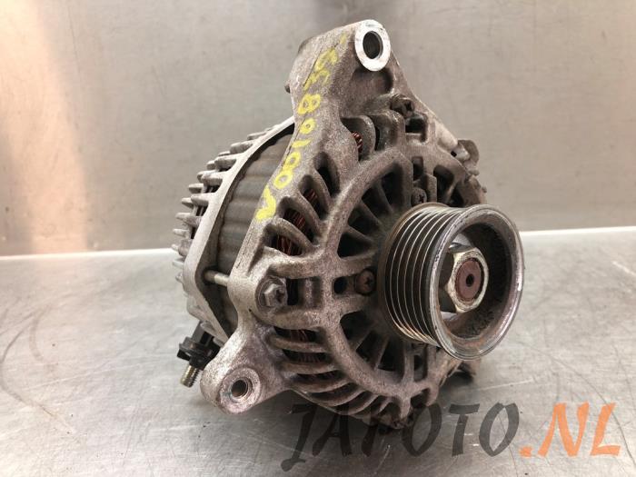 Dynamo van een Subaru XV (GP) 1.6 AWD 16V 2014