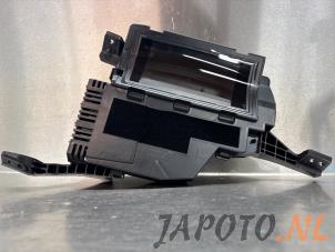 Gebruikte Head-up display Toyota Prius (ZVW5) 1.8 16V Hybrid Prijs € 262,49 Margeregeling aangeboden door Japoto Parts B.V.