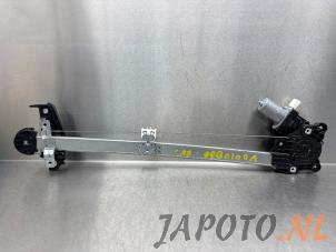 Gebruikte Ruitmechaniek 4Deurs rechts-voor Suzuki Swift (ZCE/ZDE) 1.2 VVT 12V Hybrid Prijs € 99,95 Margeregeling aangeboden door Japoto Parts B.V.