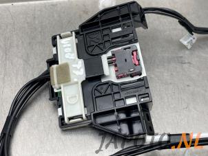 Gebruikte GPS Antenne Toyota Yaris IV (P21/PA1/PH1) 1.5 12V VVT-i Prijs € 78,70 Margeregeling aangeboden door Japoto Parts B.V.