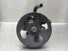 Stuurbekrachtiging Pomp van een Kia Magentis (GD), 2001 / 2005 2.5 V6 24V, Sedan, 4Dr, Benzine, 2.493cc, 124kW (169pk), FWD, G6BV, 2002-10 / 2005-08 2004