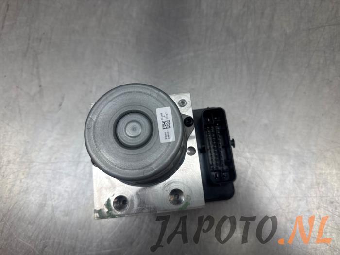Gebruikte ABS Pomp Kia Stonic (YB) 1.0i T-GDi 12V Eco-Dynamics+ Prijs € 78,70 Margeregeling aangeboden door Japoto Parts B.V.