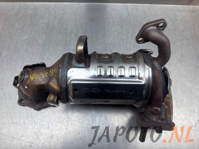 Gebruikte Katalysator Kia Stonic (YB) 1.0i T-GDi 12V Eco-Dynamics+ Prijs € 208,95 Margeregeling aangeboden door Japoto Parts B.V.