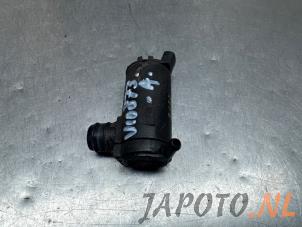 Gebruikte Ruitensproeierpomp achter Chevrolet Spark (M300) 1.0 16V Bifuel Prijs € 15,70 Margeregeling aangeboden door Japoto Parts B.V.