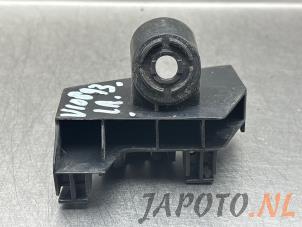 Gebruikte Bumpersteun links-achter Toyota Auris (E18) 1.8 16V Hybrid Prijs € 20,99 Margeregeling aangeboden door Japoto Parts B.V.