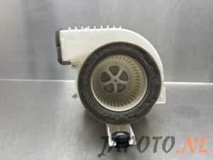 Gebruikte Accu ventilator Toyota Auris (E18) 1.8 16V Hybrid Prijs € 41,99 Margeregeling aangeboden door Japoto Parts B.V.