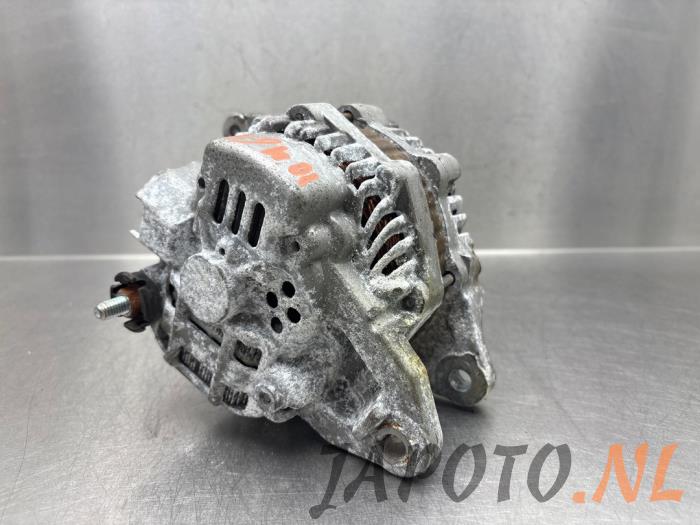 Gebruikte Dynamo Mitsubishi Colt (Z2/Z3) 1.3 16V Prijs € 36,70 Margeregeling aangeboden door Japoto Parts B.V.