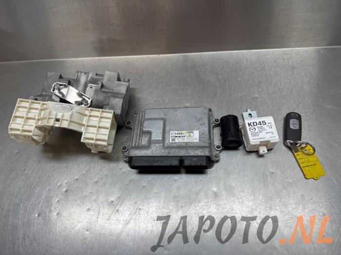 Gebruikte Kontaktslot + computer Mazda CX-5 I (KE,GH) 2.2 SkyActiv-D 150 16V 2WD Prijs € 209,95 Margeregeling aangeboden door Japoto Parts B.V.