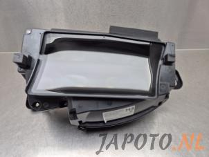 Gebruikte Head-up display Mazda 2 Hybrid 1.5 12V Prijs € 262,50 Margeregeling aangeboden door Japoto Parts B.V.