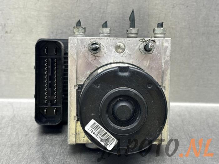 Gebruikte ABS Pomp Toyota Yaris II (P9) 1.33 16V Dual VVT-I Prijs € 78,70 Margeregeling aangeboden door Japoto Parts B.V.