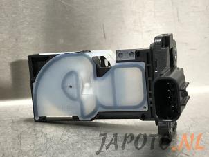 Gebruikte Luchtmassameter Mazda 2 Hybrid 1.5 12V Prijs € 36,70 Margeregeling aangeboden door Japoto Parts B.V.