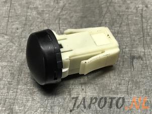 Gebruikte Lichtsensor Mazda 2 Hybrid 1.5 12V Prijs € 26,20 Margeregeling aangeboden door Japoto Parts B.V.