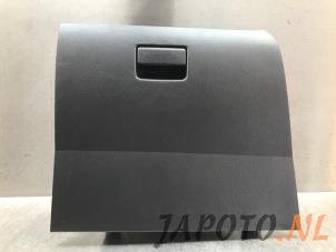 Gebruikte Dashboardkastje Mazda CX-3 (DJ/DK) 2.0 SkyActiv-G 120 Prijs € 78,74 Margeregeling aangeboden door Japoto Parts B.V.