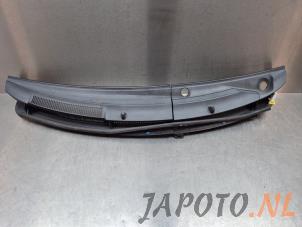 Gebruikte Paravent Toyota Yaris II (P9) 1.33 16V Dual VVT-I Prijs € 52,45 Margeregeling aangeboden door Japoto Parts B.V.