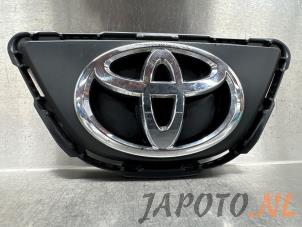 Gebruikte Embleem Toyota Aygo X 1.0 12V VVT-i Prijs € 36,70 Margeregeling aangeboden door Japoto Parts B.V.