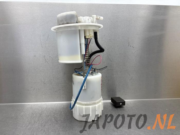 Gebruikte Tank element Pomp Toyota Aygo (B40) 1.0 12V VVT-i Prijs € 41,95 Margeregeling aangeboden door Japoto Parts B.V.