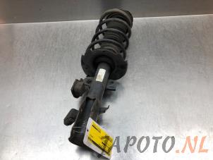 Gebruikte Mac Phersonpoot links-voor Mazda 2 (DE) 1.3 16V S-VT Prijs € 52,45 Margeregeling aangeboden door Japoto Parts B.V.