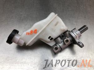 Gebruikte Hoofdremcilinder Hyundai Veloster 1.6 GDI 16V Prijs € 52,45 Margeregeling aangeboden door Japoto Parts B.V.