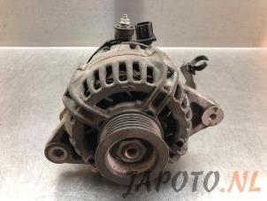 Gebruikte Dynamo Toyota Yaris II (P9) 1.3 16V VVT-i Prijs € 78,75 Margeregeling aangeboden door Japoto Parts B.V.