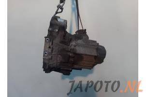 Gebruikte Versnellingsbak Toyota Avensis Wagon (T25/B1E) 2.0 16V VVT-i D4 Prijs € 314,95 Margeregeling aangeboden door Japoto Parts B.V.