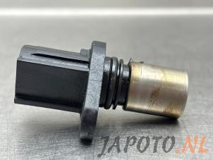 Gebruikte Krukas sensor Toyota Avensis Wagon (T25/B1E) 2.0 16V VVT-i D4 Prijs € 14,95 Margeregeling aangeboden door Japoto Parts B.V.