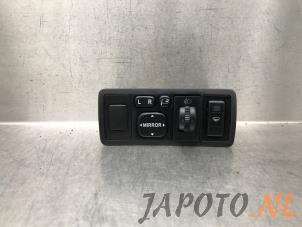 Gebruikte Spiegel Schakelaar Toyota Avensis Wagon (T25/B1E) 2.0 16V VVT-i D4 Prijs € 20,95 Margeregeling aangeboden door Japoto Parts B.V.