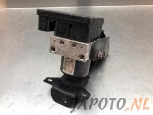 Gebruikte ABS Pomp Suzuki Grand Vitara II (JT) 2.0 16V Prijs € 314,95 Margeregeling aangeboden door Japoto Parts B.V.