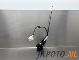 Gebruikte Deurslot Mechaniek 4Deurs links-achter Mazda MX-30 e-SkyActiv 145 Prijs € 52,45 Margeregeling aangeboden door Japoto Parts B.V.