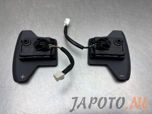 Gebruikte Schakelflipper set Nissan Qashqai (J12) 1.3 DIG-T MHEV 16V Prijs € 104,95 Margeregeling aangeboden door Japoto Parts B.V.