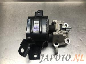 Gebruikte Versnellingsbak Steun Kia Niro I (DE) 1.6 GDI Hybrid Prijs € 26,20 Margeregeling aangeboden door Japoto Parts B.V.