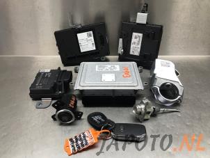 Gebruikte Contactslot + computer Kia Niro I (DE) 1.6 GDI Hybrid Prijs € 208,95 Margeregeling aangeboden door Japoto Parts B.V.