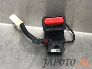 Gebruikte Veiligheidsgordel Insteek links-achter Hyundai Tucson (TL) 2.0 CRDi 16V Mild Hybrid 4WD Prijs € 26,20 Margeregeling aangeboden door Japoto Parts B.V.