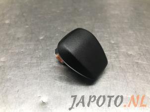 Gebruikte Lichtsensor Hyundai Bayon 1.0 T-GDI 12V Mild Hybrid 48V Prijs € 26,20 Margeregeling aangeboden door Japoto Parts B.V.