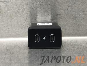 Gebruikte Oplaadpunt stekker aansluiting Hyundai i30 Wagon (PDEF5) 1.0 T-GDI 12V Prijs € 36,70 Margeregeling aangeboden door Japoto Parts B.V.