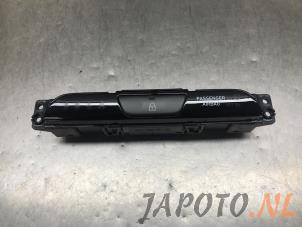 Gebruikte Airbag controle lampje Hyundai i30 Wagon (PDEF5) 1.0 T-GDI 12V Prijs € 26,20 Margeregeling aangeboden door Japoto Parts B.V.