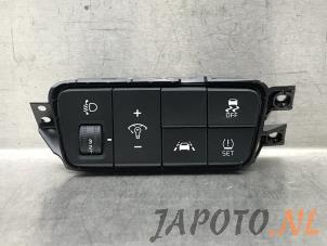 Gebruikte Schakelaar Koplamp Ihv Kia Stonic (YB) 1.0i T-GDi 12V Prijs € 26,20 Margeregeling aangeboden door Japoto Parts B.V.