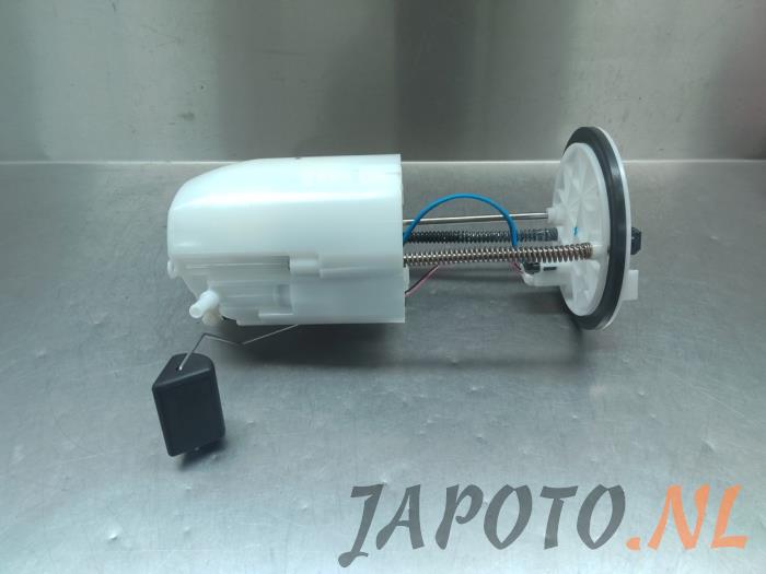Gebruikte Tank element Pomp Mitsubishi Eclipse Cross (GK/GL) 2.4 16V PHEV 4x4 Prijs € 104,99 Margeregeling aangeboden door Japoto Parts B.V.
