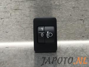 Gebruikte Schakelaar Koplamp Ihv Mitsubishi Eclipse Cross (GK/GL) 2.4 16V PHEV 4x4 Prijs € 15,70 Margeregeling aangeboden door Japoto Parts B.V.