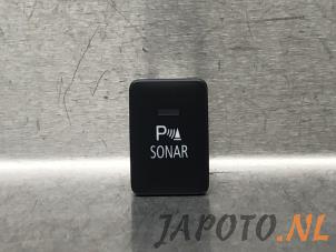 Gebruikte PDC Schakelaar Mitsubishi Eclipse Cross (GK/GL) 2.4 16V PHEV 4x4 Prijs € 26,20 Margeregeling aangeboden door Japoto Parts B.V.