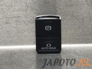 Gebruikte Handrem schakelaar Mitsubishi Eclipse Cross (GK/GL) 2.4 16V PHEV 4x4 Prijs € 36,70 Margeregeling aangeboden door Japoto Parts B.V.