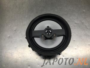 Gebruikte Speaker Mitsubishi Eclipse Cross (GK/GL) 2.4 16V PHEV 4x4 Prijs € 26,20 Margeregeling aangeboden door Japoto Parts B.V.