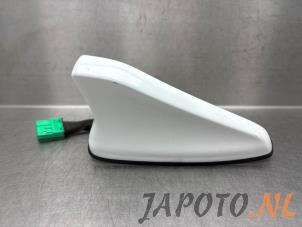 Gebruikte Antenne Kia Niro I (DE) 1.6 GDI Hybrid Prijs € 103,95 Margeregeling aangeboden door Japoto Parts B.V.