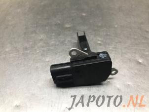 Gebruikte Luchtmassameter Toyota Yaris III (P13) 1.5 16V Hybrid Prijs € 36,70 Margeregeling aangeboden door Japoto Parts B.V.