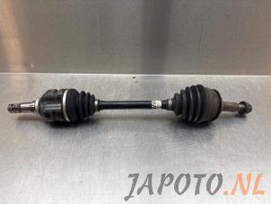 Gebruikte Homokineetas links-voor Toyota Yaris III (P13) 1.5 16V Hybrid Prijs € 52,45 Margeregeling aangeboden door Japoto Parts B.V.