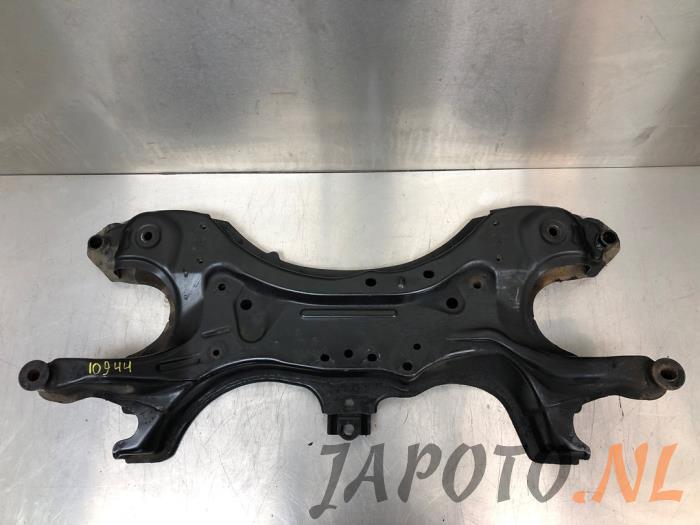 Gebruikte Subframe Toyota Corolla Verso (R10/11) 2.2 D-4D 16V Prijs € 104,95 Margeregeling aangeboden door Japoto Parts B.V.