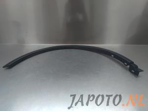 Gebruikte Spatbord Lijst Subaru Tribeca 3.6 24V Prijs € 36,70 Margeregeling aangeboden door Japoto Parts B.V.