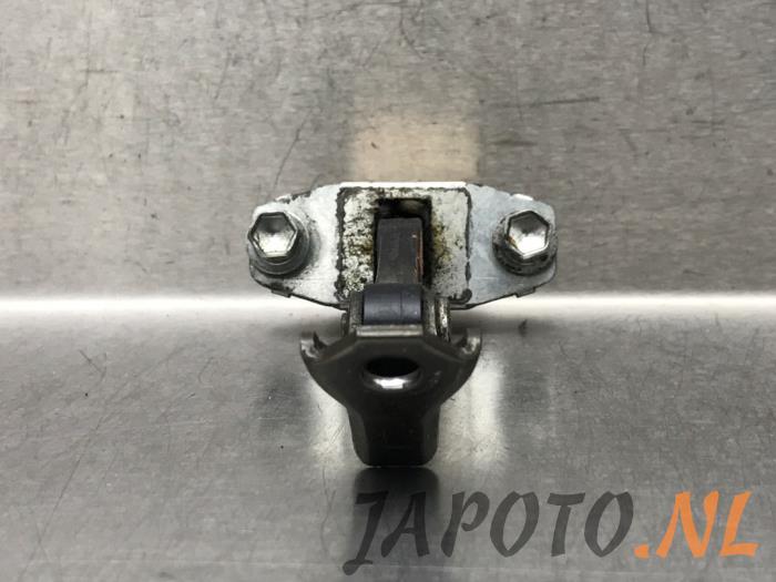 Deurvanger 4Deurs links-achter van een Toyota Yaris (P1) 1.3 16V VVT-i 2001