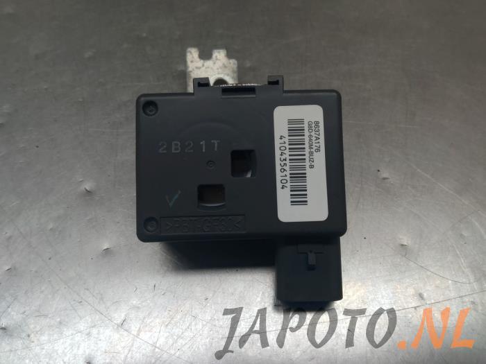 Alarm module van een Mitsubishi Eclipse Cross (GK/GL) 2.4 16V PHEV 4x4 2023